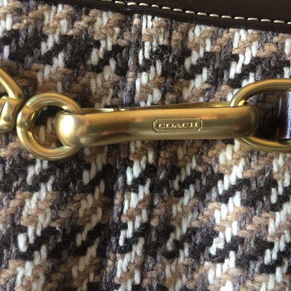 Coach Houndstooth Tweed & Suede Hamptons Handbag - Picture 3 of 8